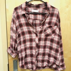 Time & Tru krinkle plaid button up